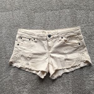 Cream/Ivory crochet detail shorts